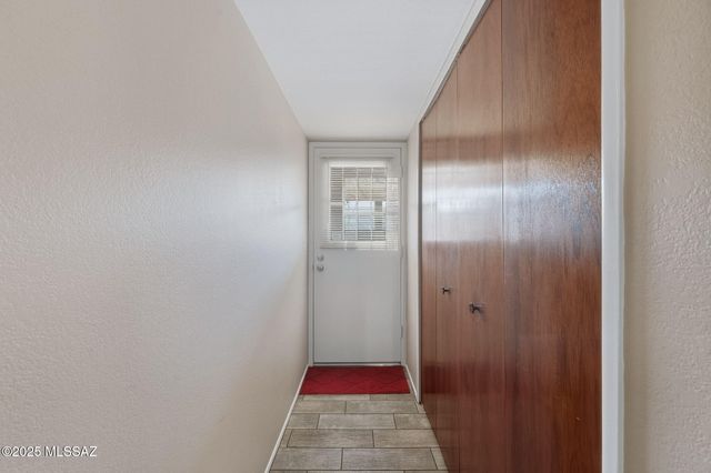 1052 N Caribe Avenue, Tucson, AZ 85710