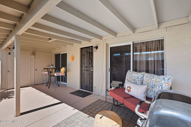 1052 N Caribe Avenue, Tucson, AZ 85710