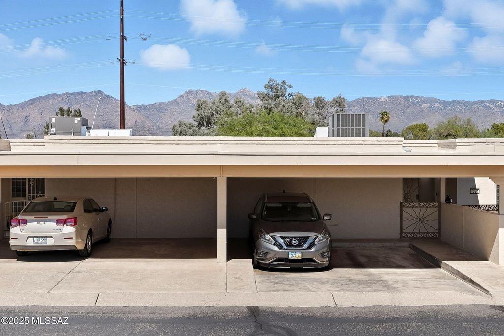 1052 N Caribe Avenue, Tucson, AZ 85710