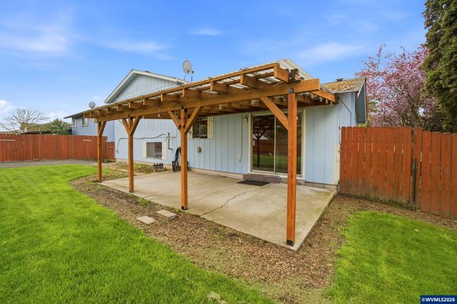 537 SE 26th Av, Albany, OR 97322