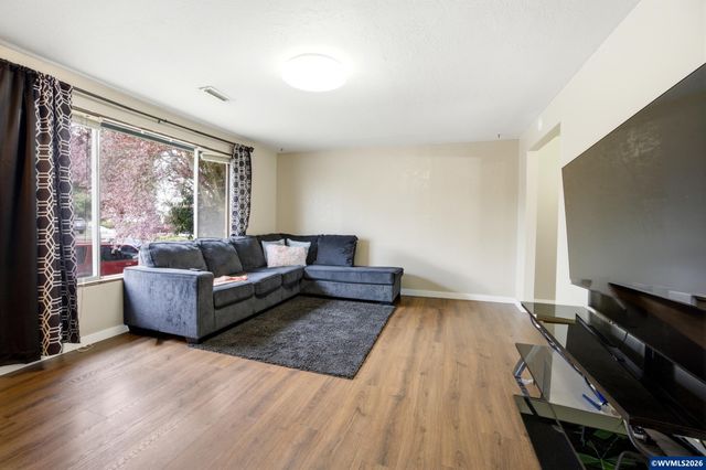 537 SE 26th Av, Albany, OR 97322