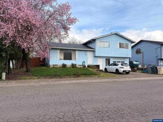 537 SE 26th Av, Albany, OR 97322