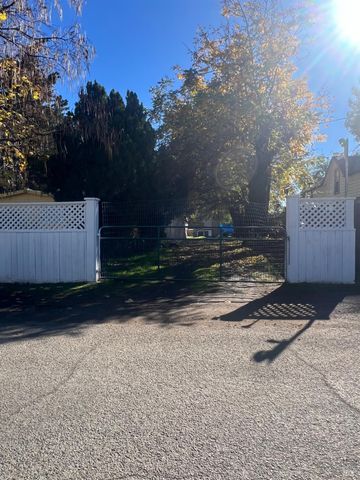 23961 Eberle St, Covelo, CA 95428