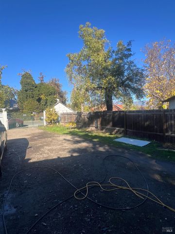 23961 Eberle St, Covelo, CA 95428