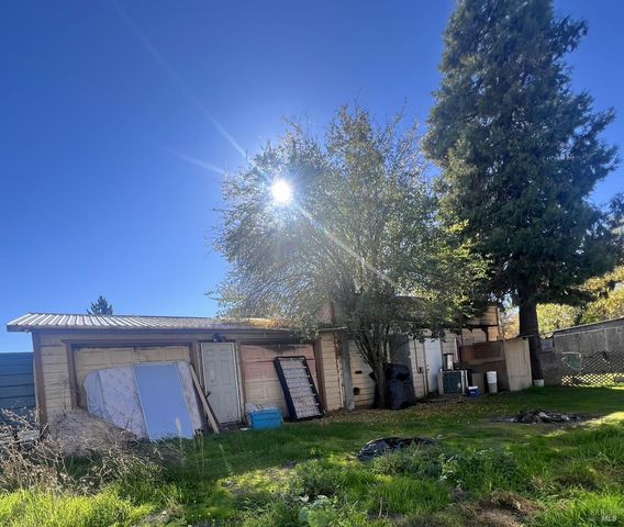 23961 Eberle St, Covelo, CA 95428