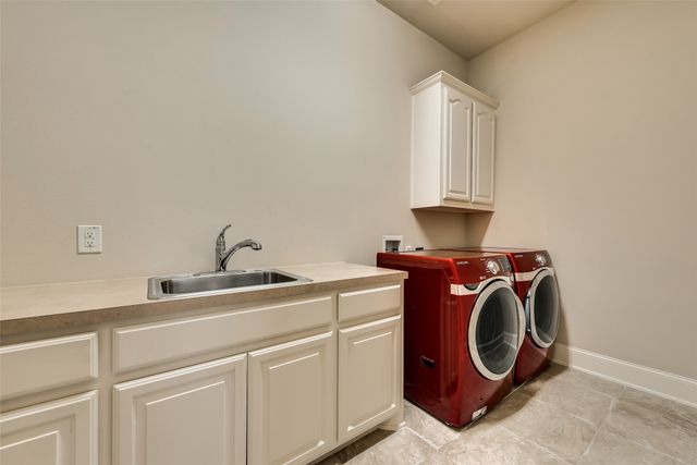 2501 Lady Viviane Lane, Lewisville, TX 75056