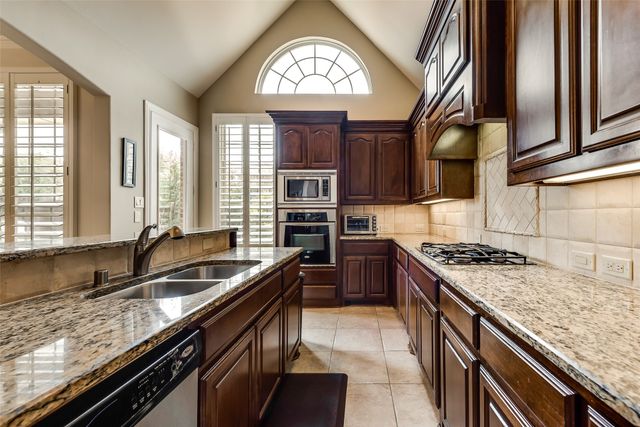 2501 Lady Viviane Lane, Lewisville, TX 75056