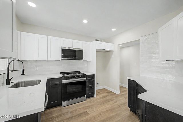 3321 E BELLEVIEW Street, Phoenix, AZ 85008