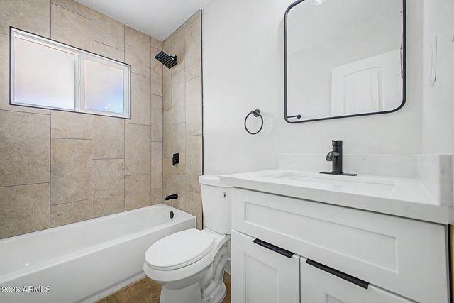 3321 E BELLEVIEW Street, Phoenix, AZ 85008