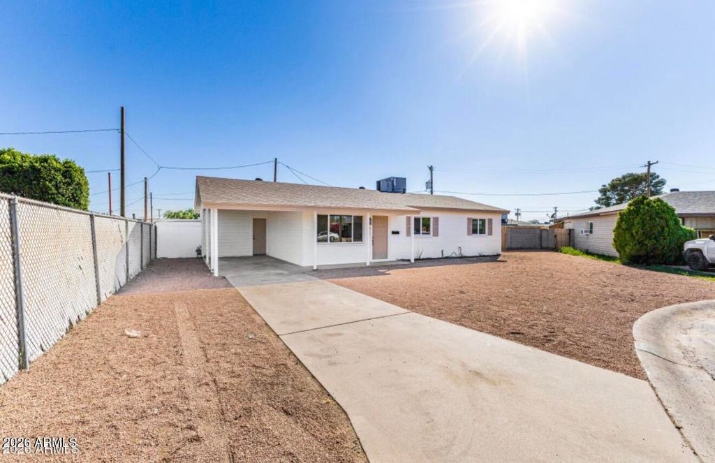 3321 E BELLEVIEW Street, Phoenix, AZ 85008 — photo 2