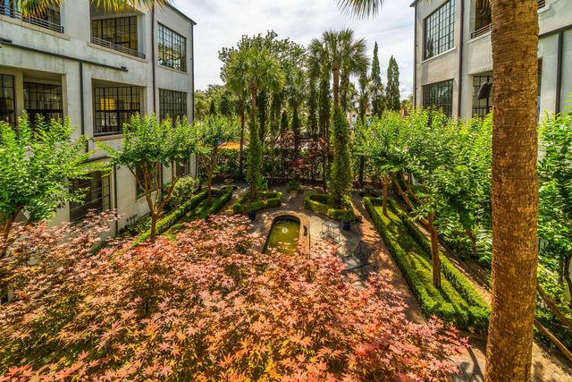 3 Chisolm Street Unit 204, Charleston, SC 29401