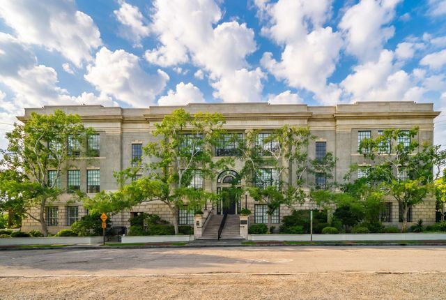 3 Chisolm Street Unit 204, Charleston, SC 29401