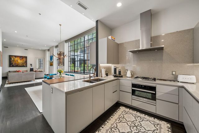 3 Chisolm Street Unit 204, Charleston, SC 29401