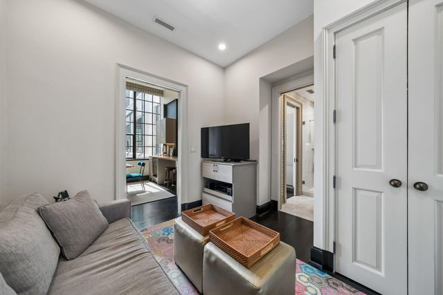 3 Chisolm Street Unit 204, Charleston, SC 29401
