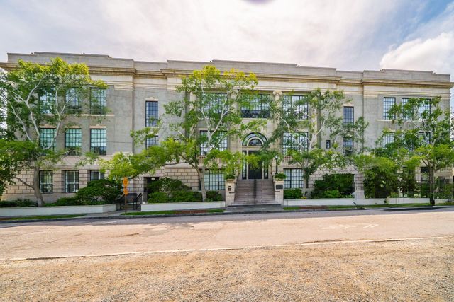 3 Chisolm Street Unit 204, Charleston, SC 29401