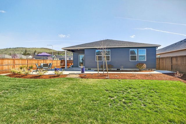 2769 Noble Fir Drive, Medford, OR 97504