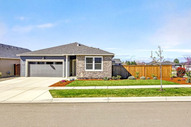 2769 Noble Fir Drive, Medford, OR 97504
