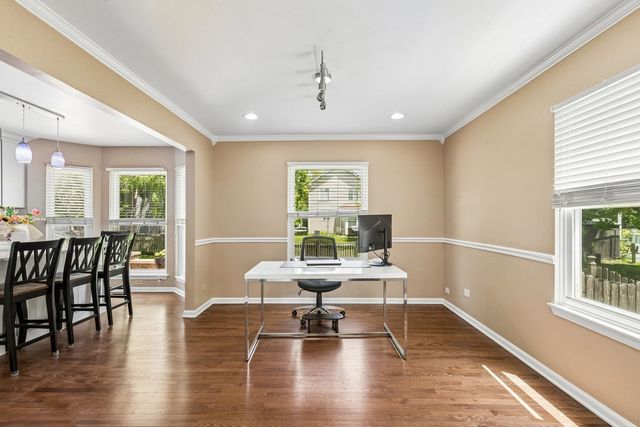 1175 Lakewood Circle, Naperville, IL 60540