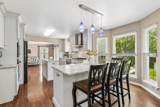 1175 Lakewood Circle, Naperville, IL 60540