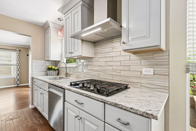 1175 Lakewood Circle, Naperville, IL 60540