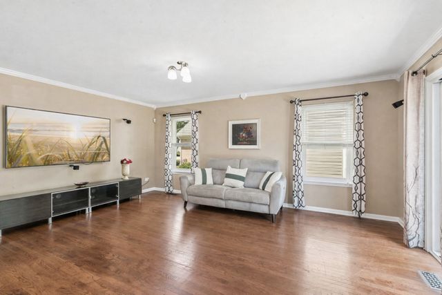 1175 Lakewood Circle, Naperville, IL 60540