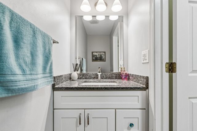 1175 Lakewood Circle, Naperville, IL 60540