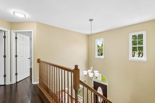 1175 Lakewood Circle, Naperville, IL 60540