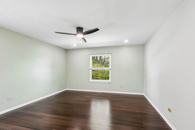 1175 Lakewood Circle, Naperville, IL 60540