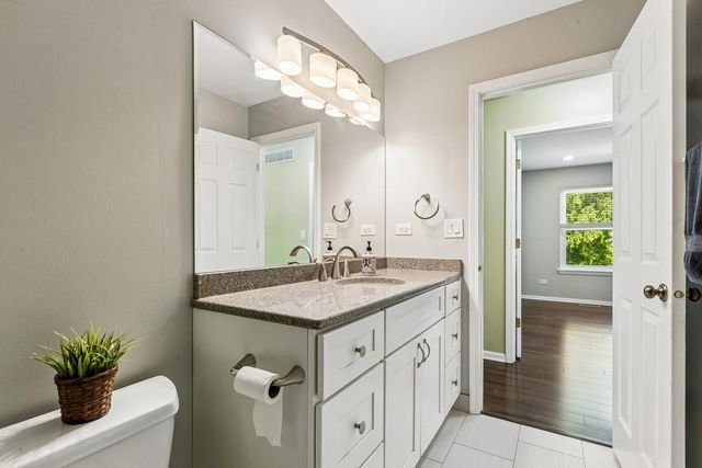 1175 Lakewood Circle, Naperville, IL 60540