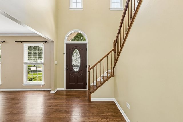 1175 Lakewood Circle, Naperville, IL 60540