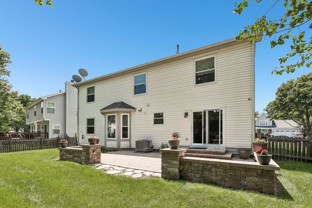 1175 Lakewood Circle, Naperville, IL 60540