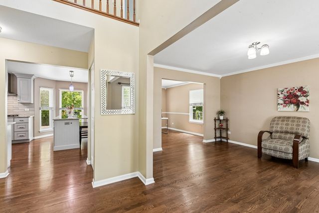1175 Lakewood Circle, Naperville, IL 60540