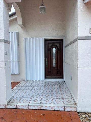 8974 NW 112th St, Hialeah Gardens, FL 33018