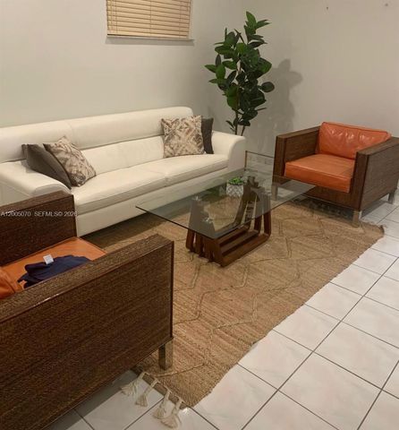8974 NW 112th St, Hialeah Gardens, FL 33018