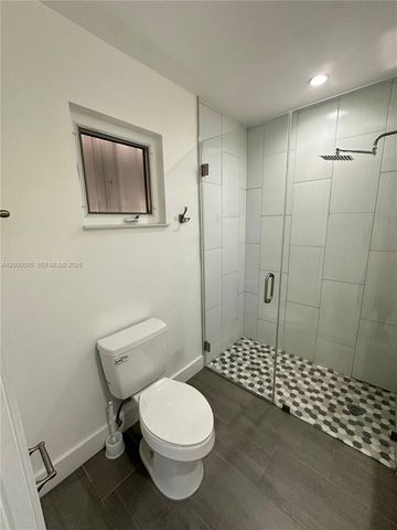 8974 NW 112th St, Hialeah Gardens, FL 33018