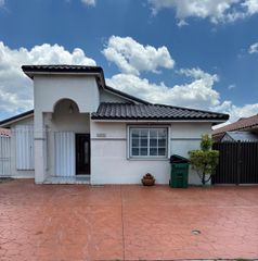 8974 NW 112th St, Hialeah Gardens, FL 33018