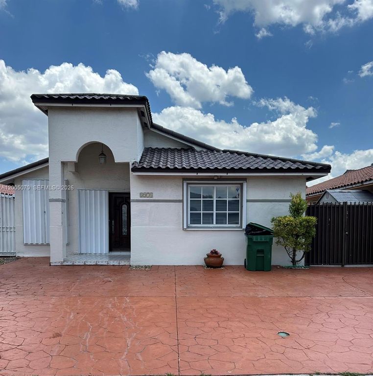 8974 NW 112th St, Hialeah Gardens, FL 33018