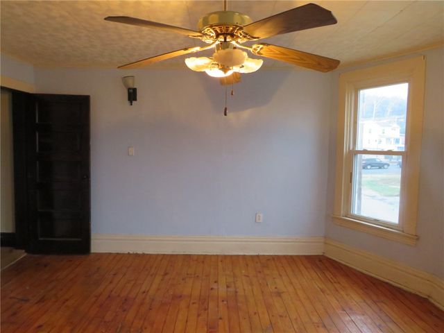 1203 2nd Ave, Conway, PA 15027