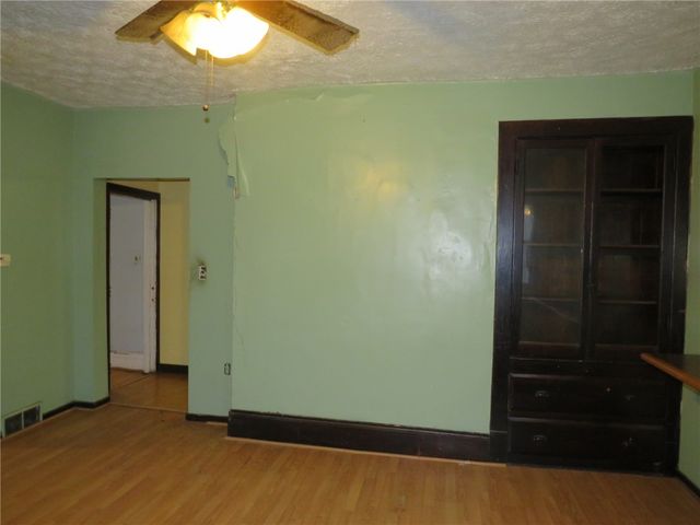 1203 2nd Ave, Conway, PA 15027