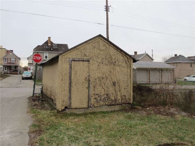 1203 2nd Ave, Conway, PA 15027