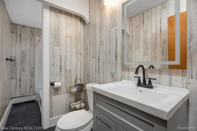 34338 Jefferson Avenue, Harrison Twp, MI 48045