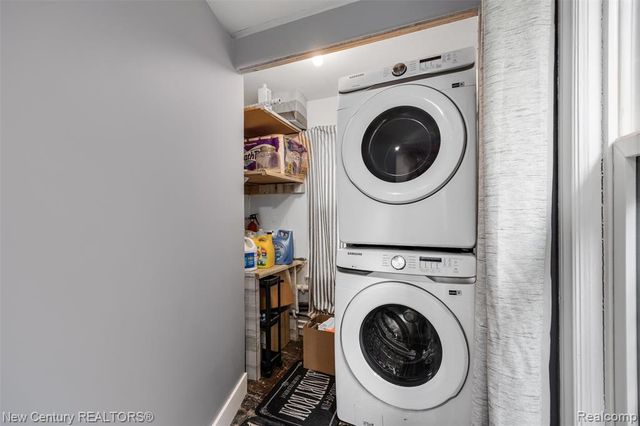 34338 Jefferson Avenue, Harrison Twp, MI 48045