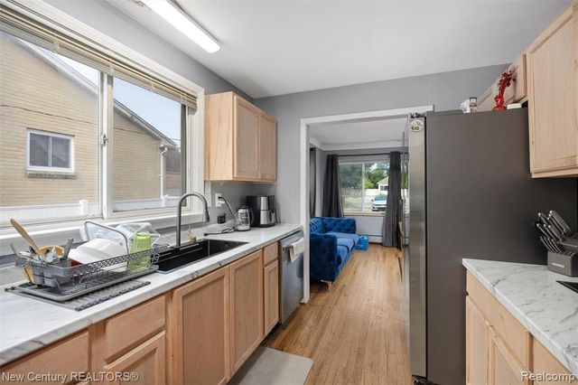 34338 Jefferson Avenue, Harrison Twp, MI 48045