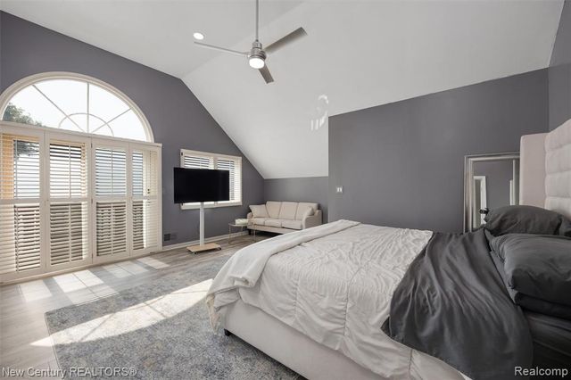 34338 Jefferson Avenue, Harrison Twp, MI 48045