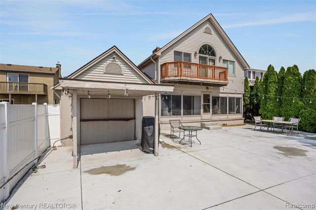 34338 Jefferson Avenue, Harrison Twp, MI 48045