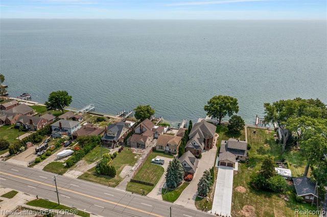 34338 Jefferson Avenue, Harrison Twp, MI 48045