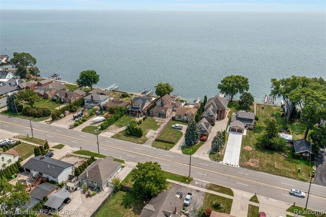 34338 Jefferson Avenue, Harrison Twp, MI 48045
