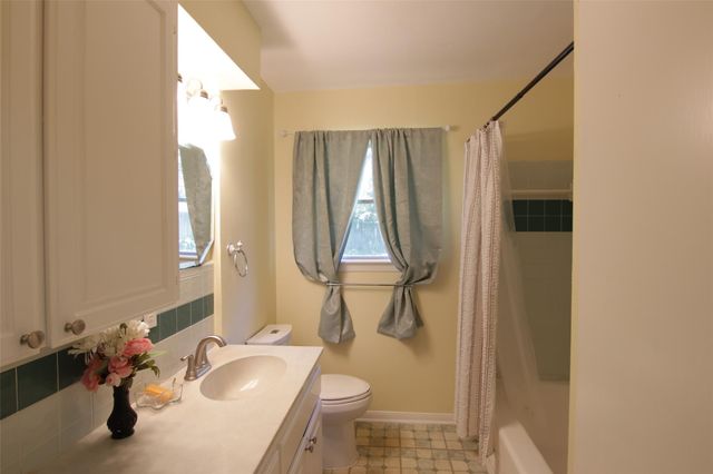 6601 Stroud Drive, Houston, TX 77074