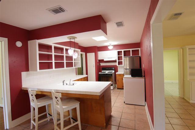 6601 Stroud Drive, Houston, TX 77074