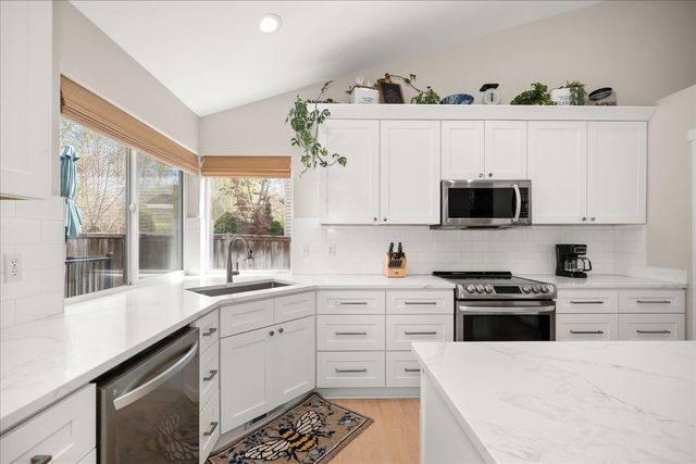 624 N Homestead Dr, Liberty Lake, WA 99019
